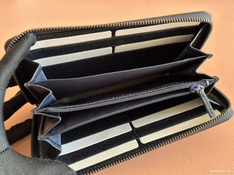 Versatile Gucci Purse 49506 Wallets 0803